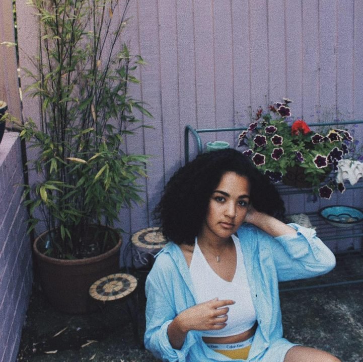 Alicia Grace releases an Alternative/R&B ditty, entitled, “Rain”