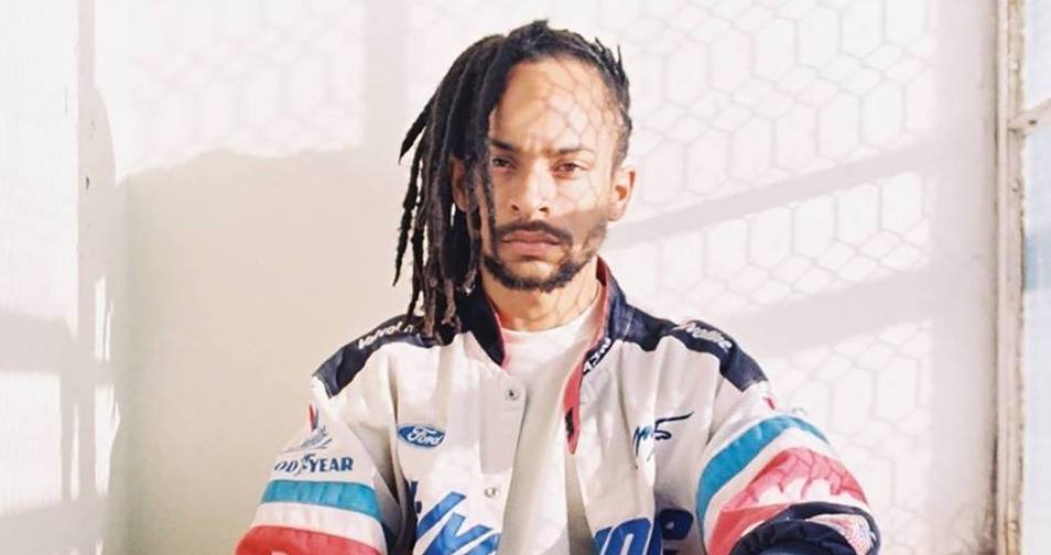 Khary stars in a music video for his “Captain” single