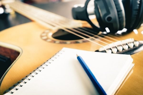 5 Wonderful Reasons How Music Can Help You Study Better