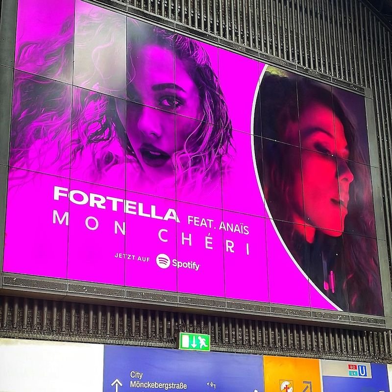 FORTELLA and Anaïs - “Mon Chéri” billboard