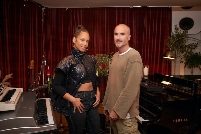 Radio Host Zane Lowe Visiting Artist Alicia Keys Los Angeles Portraits Knight