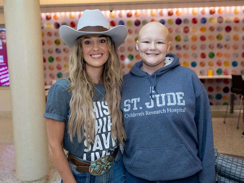 Lainey Wilson visits St Jude Children’s Research Hospital